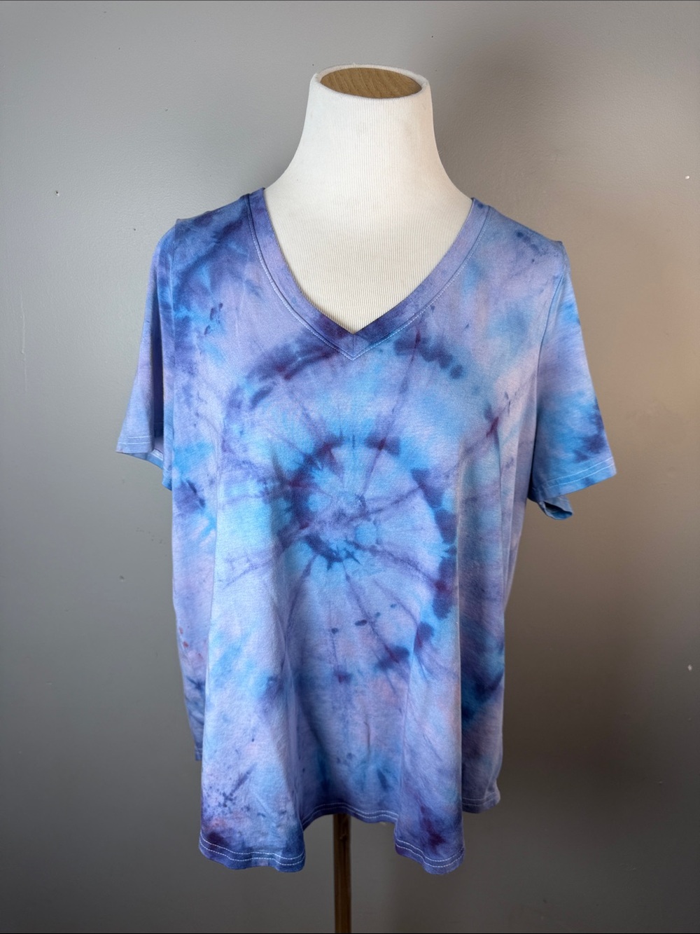 Women's Blue Tie-Dye V-Neck Top